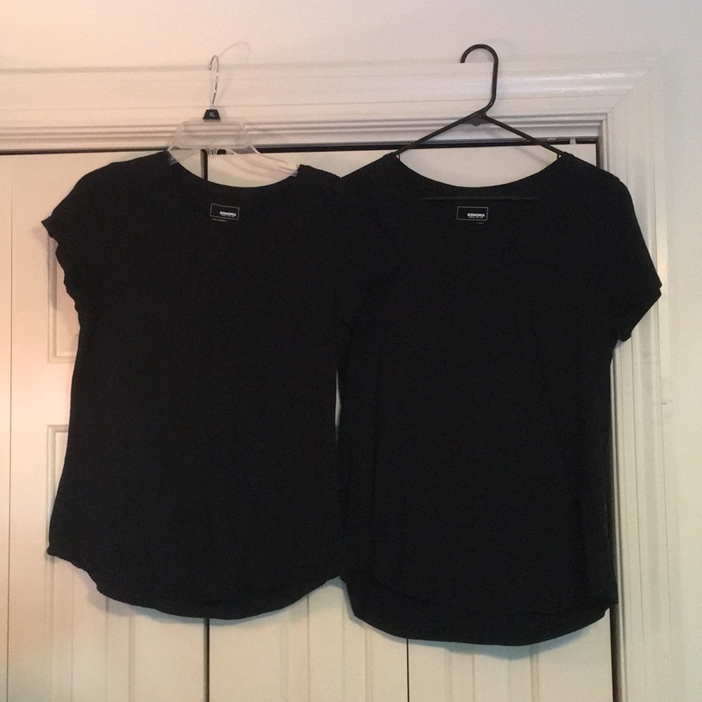 2 large black tees